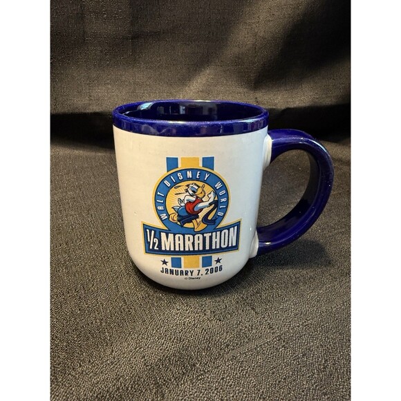Walt Disney World 1/2 Marathon 2006 Coffee Cup Mug Donald Duck - Picture 1 of 6